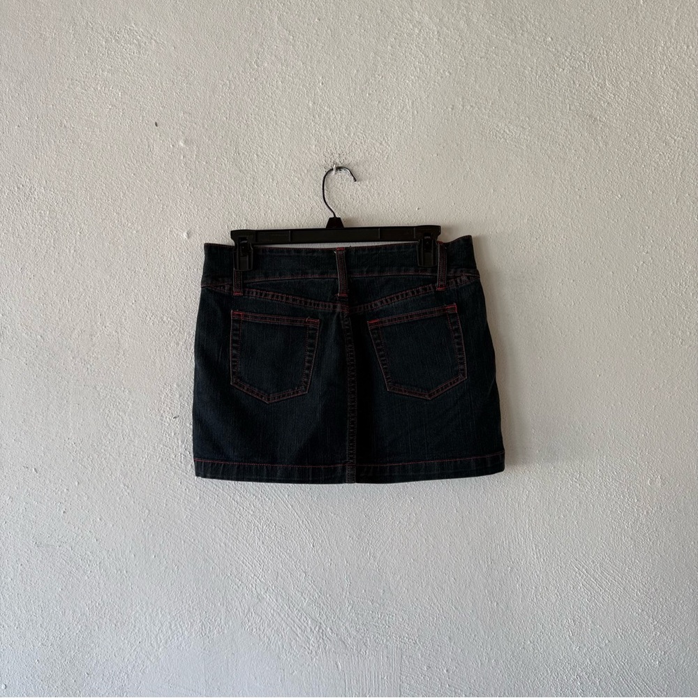 Womens Size 7/8 Dark Wash Denim Mini Skirt Red Stitch Low Rise - Picture 13 of 13